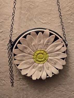 ALDO Round Daisy Crossbody Bag Patent Black White Floral Chain Y2K